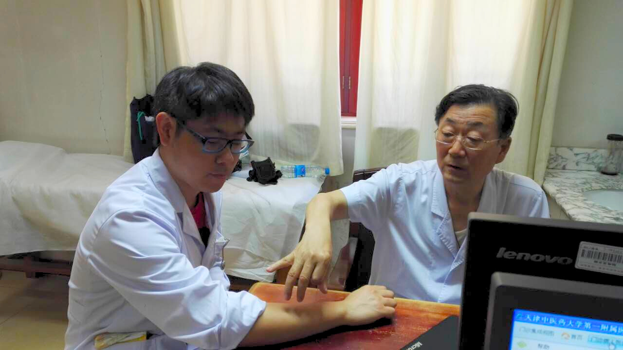 韓景献教授外来にて